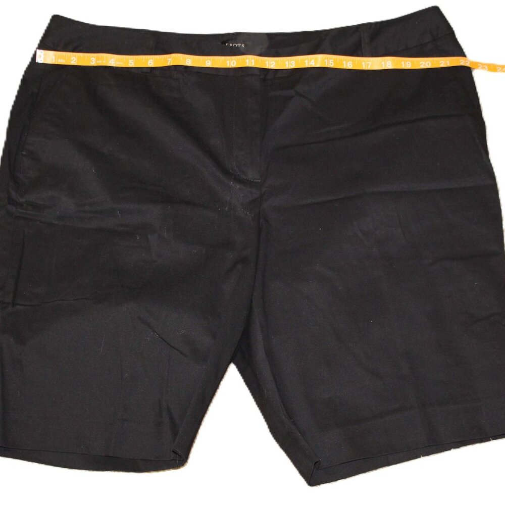 NWOT: Talbots Black Relaxed Chino Shorts - Sz 18